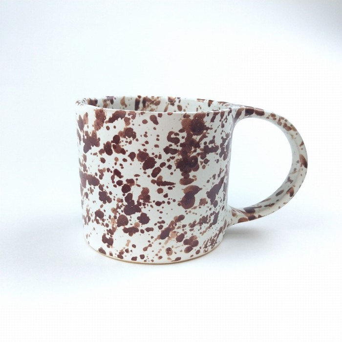 kubek ceramiczny nakrapiany brązowy