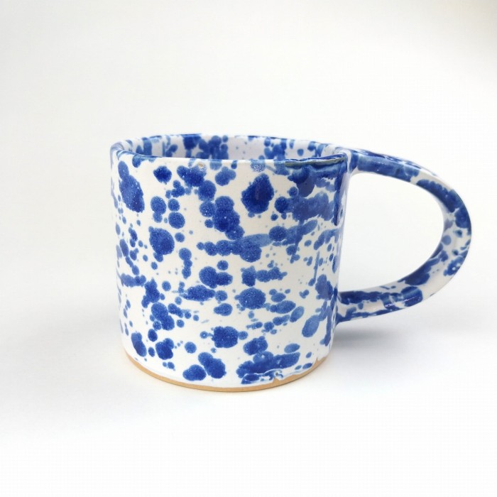 kubek ceramiczny nakrapiany niebieski