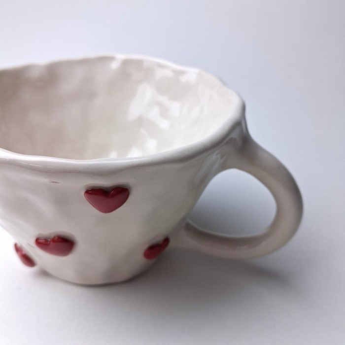kubek ceramiczny w serca