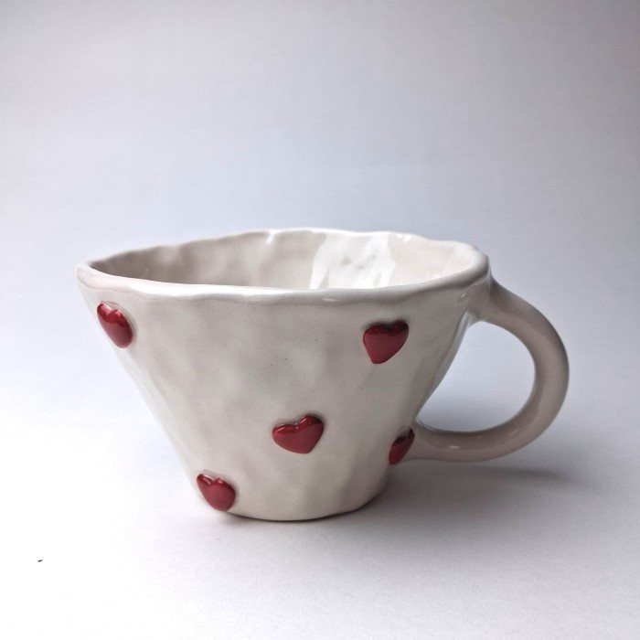 kubek ceramiczny w serca